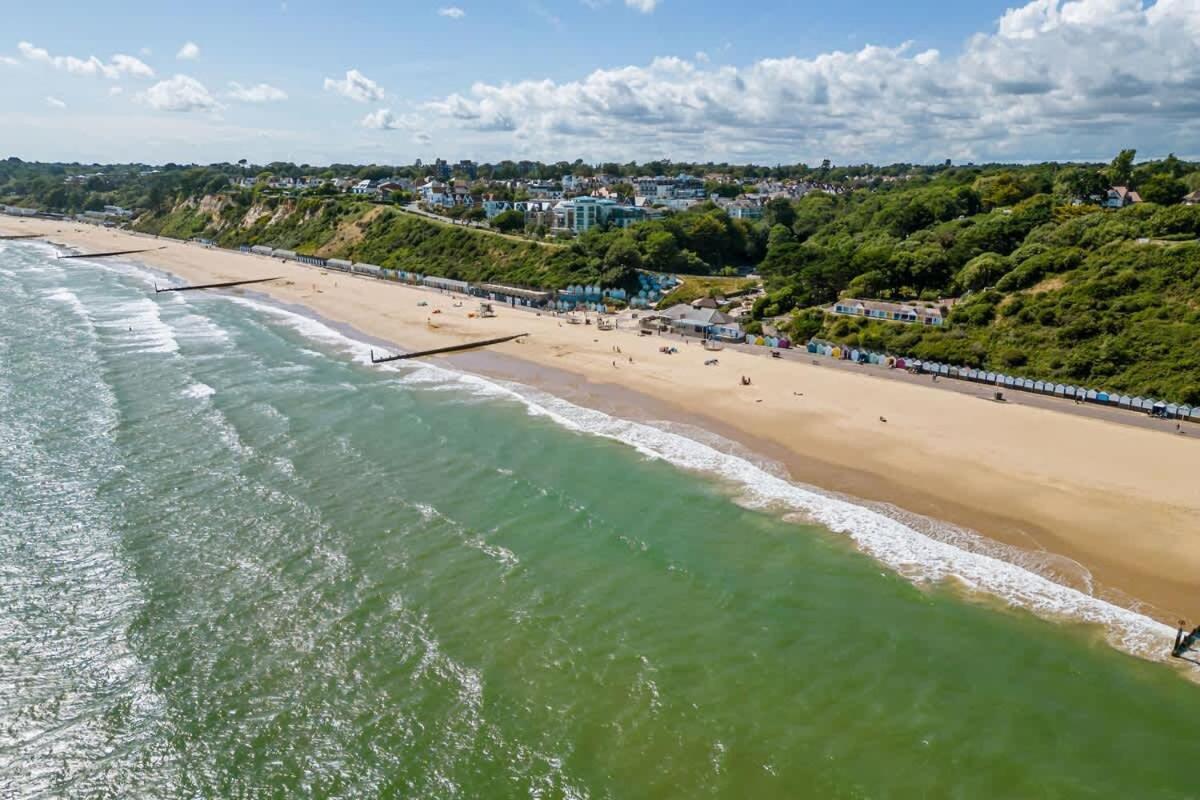 Middle Chine Bournemouth Exterior foto